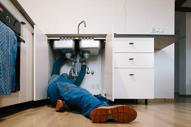 Professional Drain Cleaning technician working in Tarpon Springs, FL